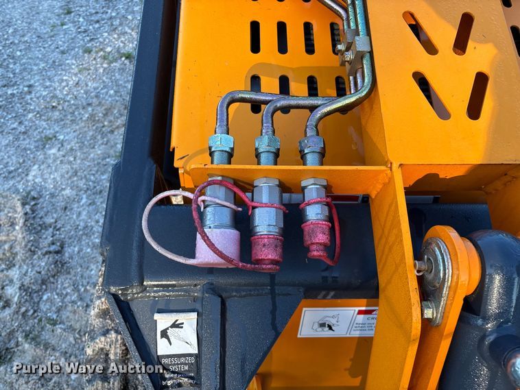 image for item EN5648 Landberd Equipment compact utility loader