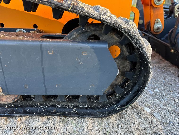 image for item EN5648 Landberd Equipment compact utility loader