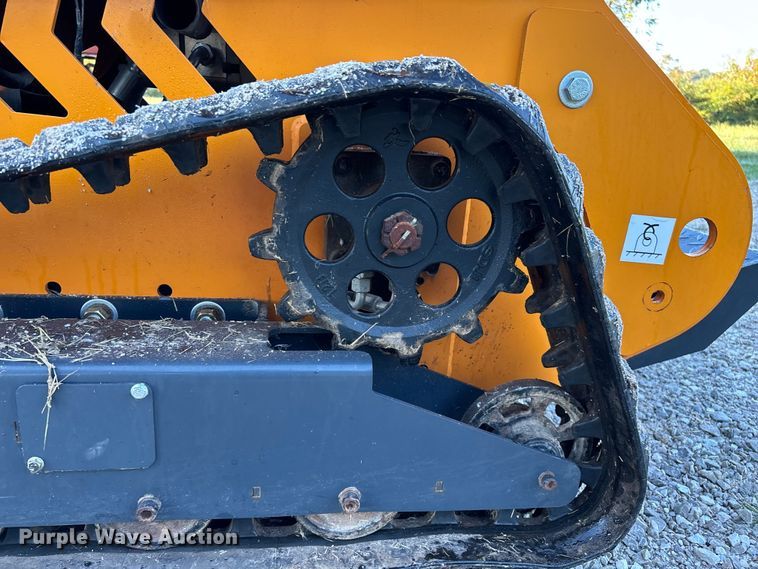 image for item EN5648 Landberd Equipment compact utility loader