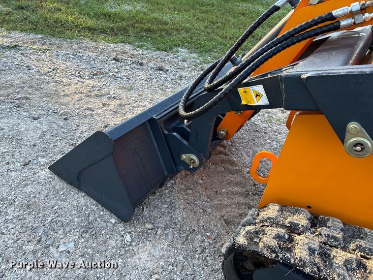 image for item EN5648 Landberd Equipment compact utility loader