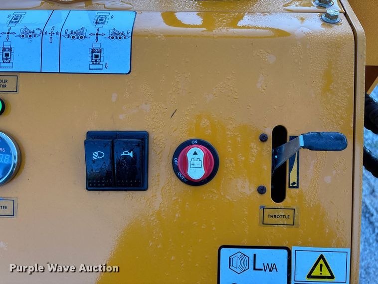 image for item EN5648 Landberd Equipment compact utility loader