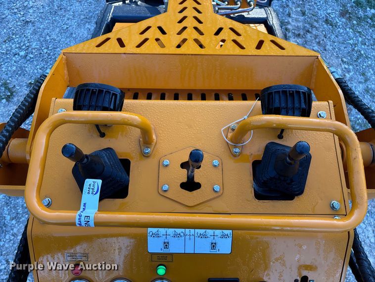 image for item EN5648 Landberd Equipment compact utility loader