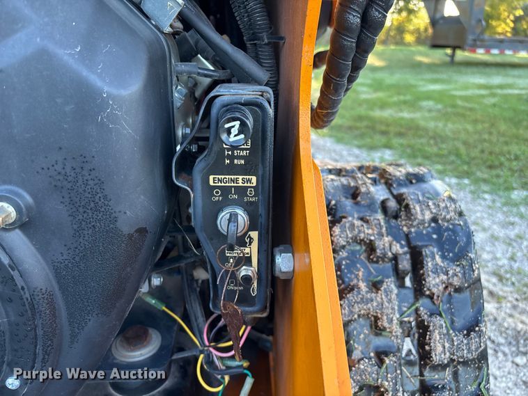 image for item EN5648 Landberd Equipment compact utility loader