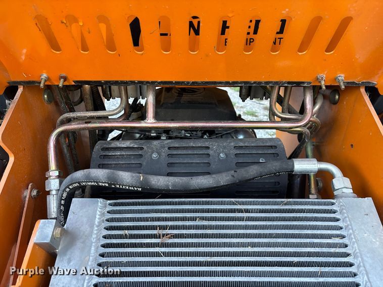 image for item EN5648 Landberd Equipment compact utility loader