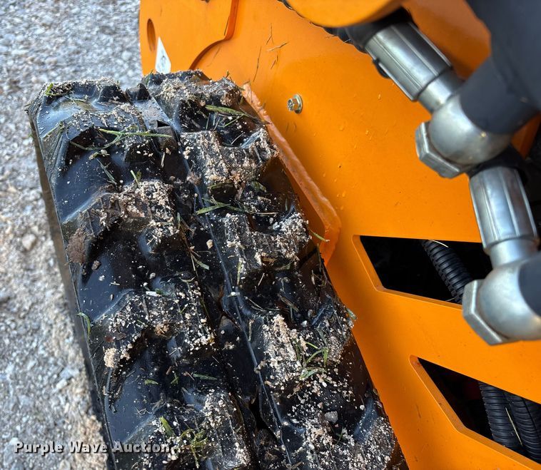 image for item EN5648 Landberd Equipment compact utility loader