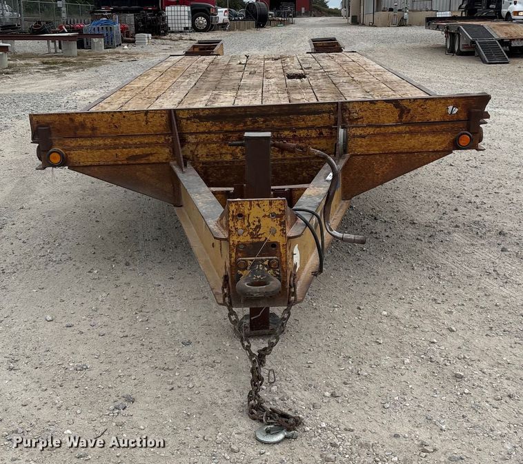 image for item EN5687 2004 Belshe equipment trailer