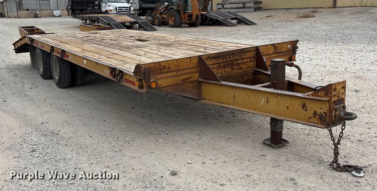 image for item EN5687 2004 Belshe equipment trailer