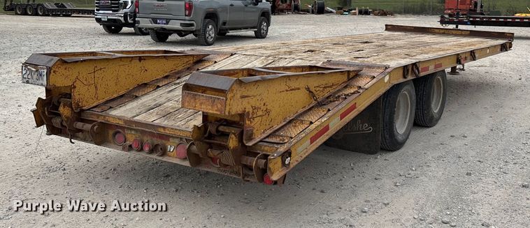 image for item EN5687 2004 Belshe equipment trailer