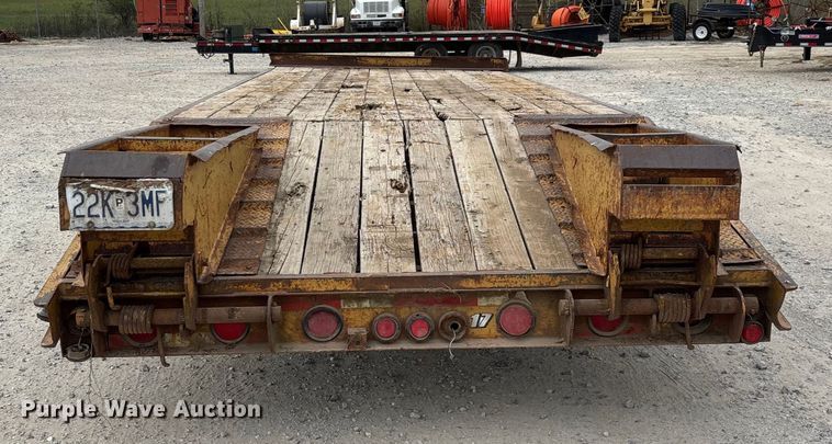 image for item EN5687 2004 Belshe equipment trailer