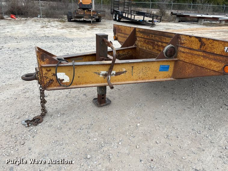 image for item EN5687 2004 Belshe equipment trailer