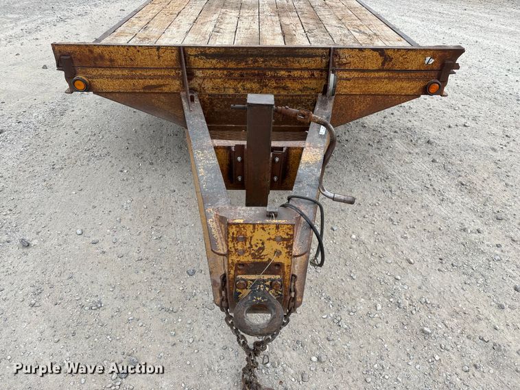 image for item EN5687 2004 Belshe equipment trailer