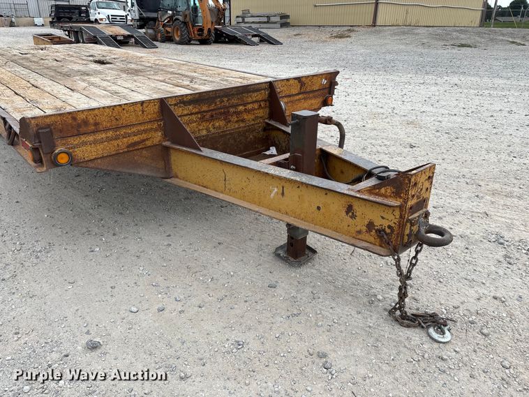 image for item EN5687 2004 Belshe equipment trailer