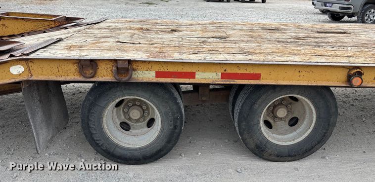 image for item EN5687 2004 Belshe equipment trailer
