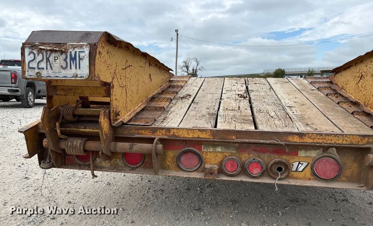 image for item EN5687 2004 Belshe equipment trailer