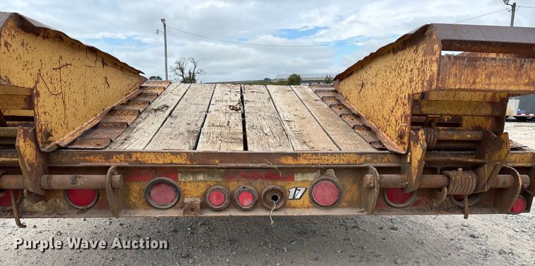 image for item EN5687 2004 Belshe equipment trailer