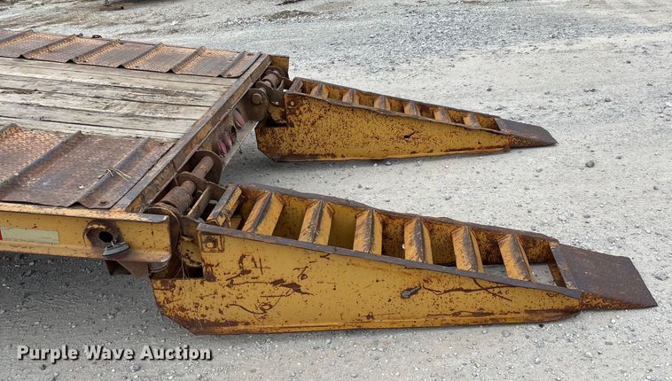 image for item EN5687 2004 Belshe equipment trailer