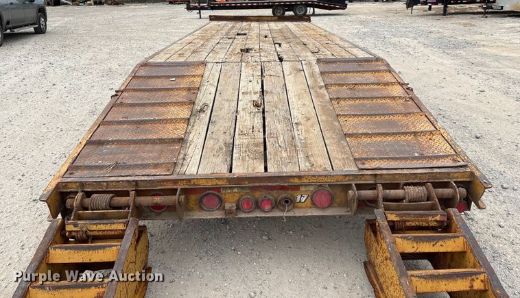 image for item EN5687 2004 Belshe equipment trailer