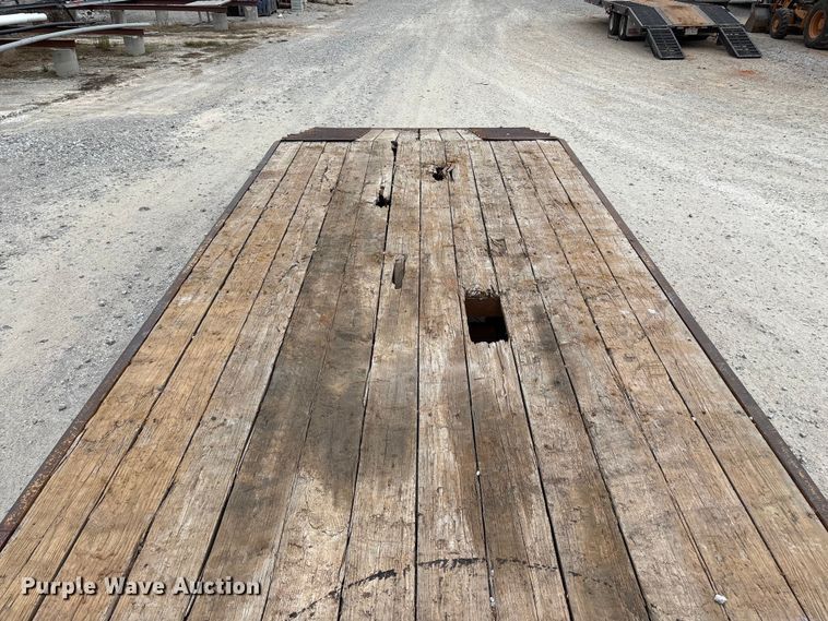 image for item EN5687 2004 Belshe equipment trailer