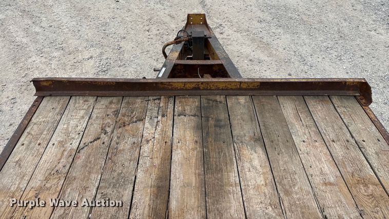 image for item EN5687 2004 Belshe equipment trailer