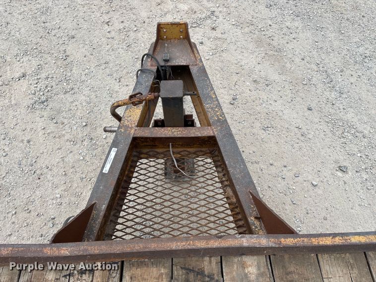 image for item EN5687 2004 Belshe equipment trailer