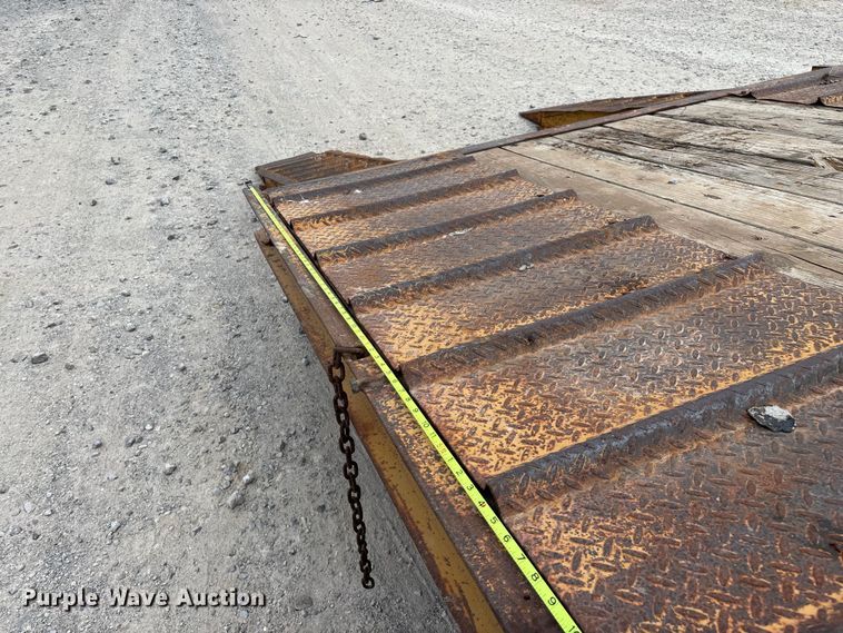 image for item EN5687 2004 Belshe equipment trailer