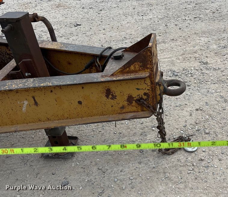 image for item EN5687 2004 Belshe equipment trailer