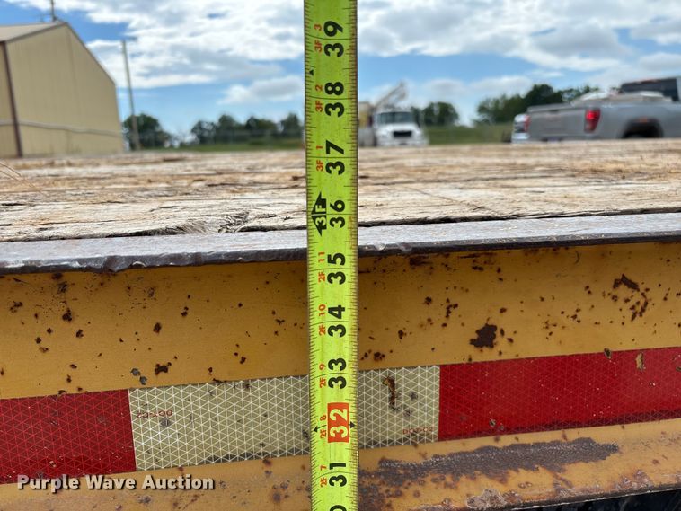 image for item EN5687 2004 Belshe equipment trailer