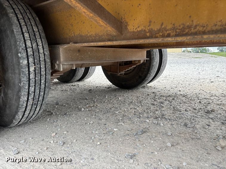 image for item EN5687 2004 Belshe equipment trailer