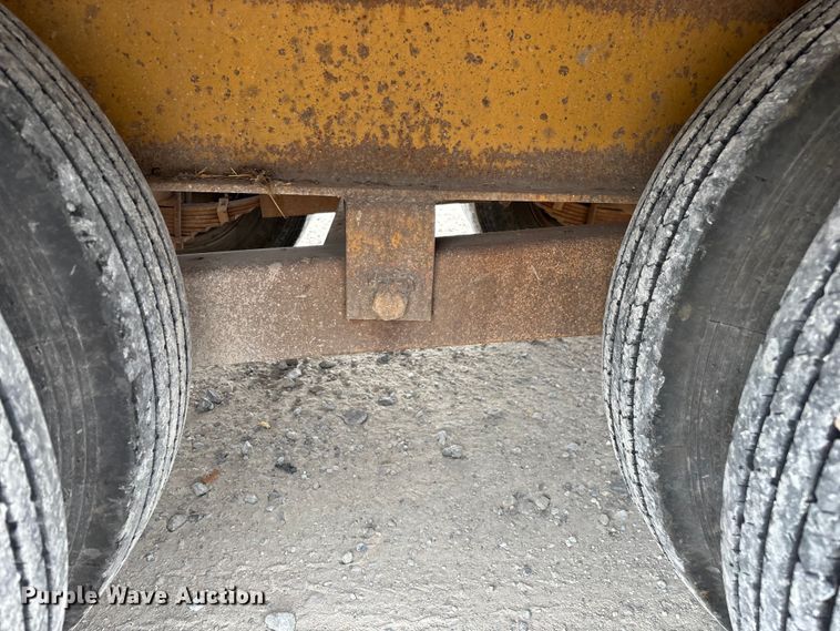 image for item EN5687 2004 Belshe equipment trailer