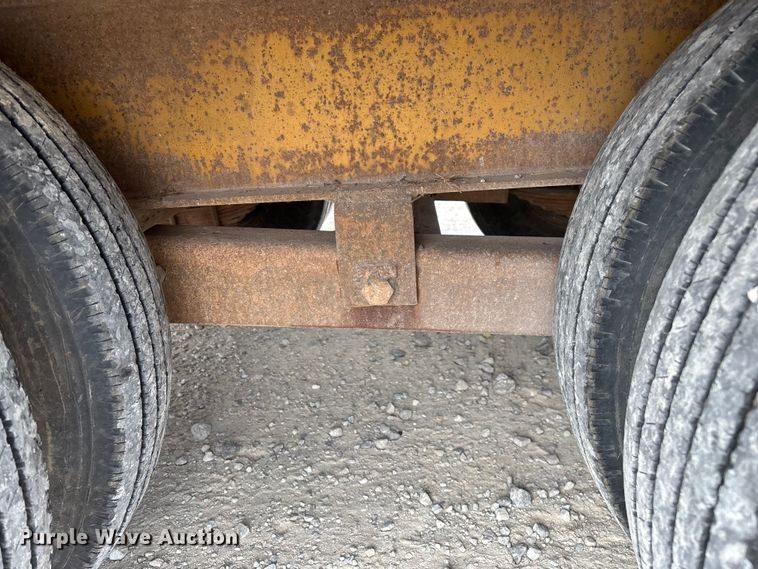 image for item EN5687 2004 Belshe equipment trailer