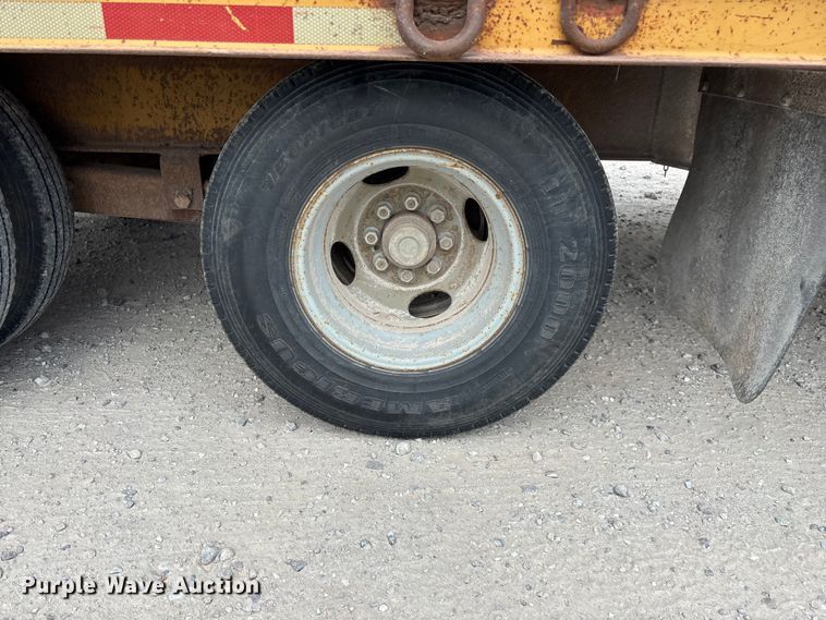 image for item EN5687 2004 Belshe equipment trailer