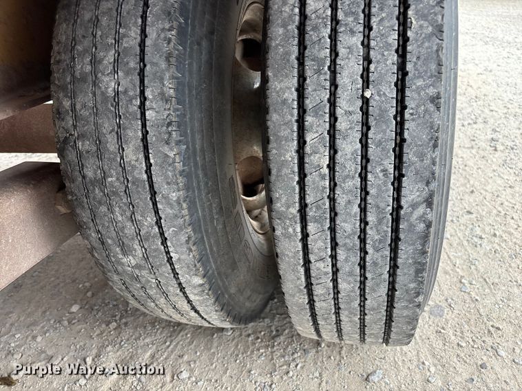 image for item EN5687 2004 Belshe equipment trailer