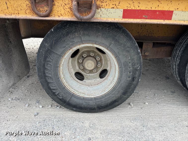 image for item EN5687 2004 Belshe equipment trailer