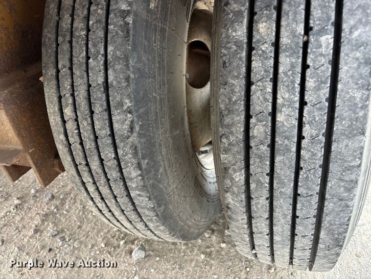 image for item EN5687 2004 Belshe equipment trailer