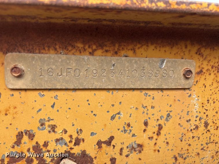 image for item EN5687 2004 Belshe equipment trailer