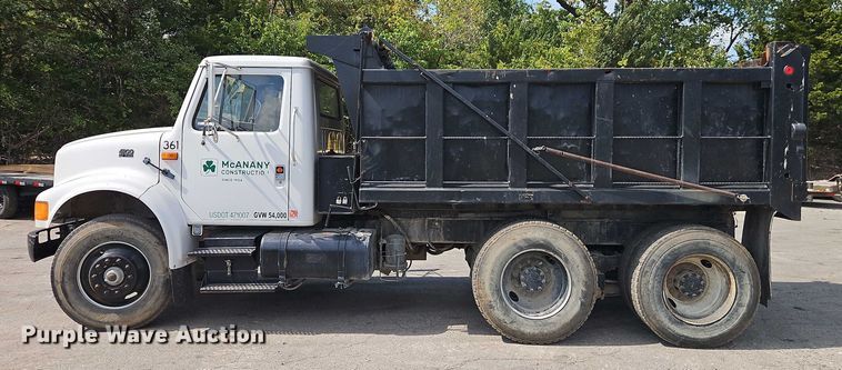 image for item EO4704 1991 International F4900 dump truck
