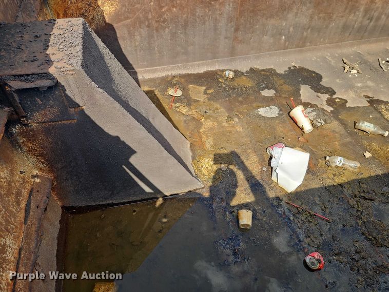 image for item EO4704 1991 International F4900 dump truck