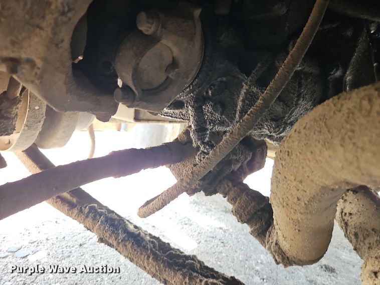 image for item EO4704 1991 International F4900 dump truck