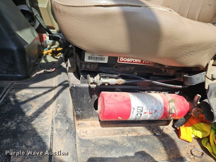 image for item EO4704 1991 International F4900 dump truck