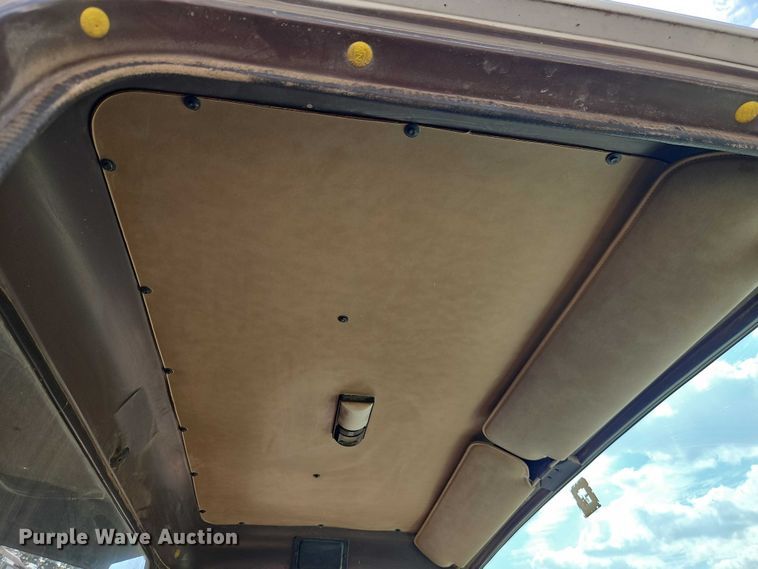 image for item EO4704 1991 International F4900 dump truck