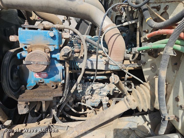 image for item EO4704 1991 International F4900 dump truck