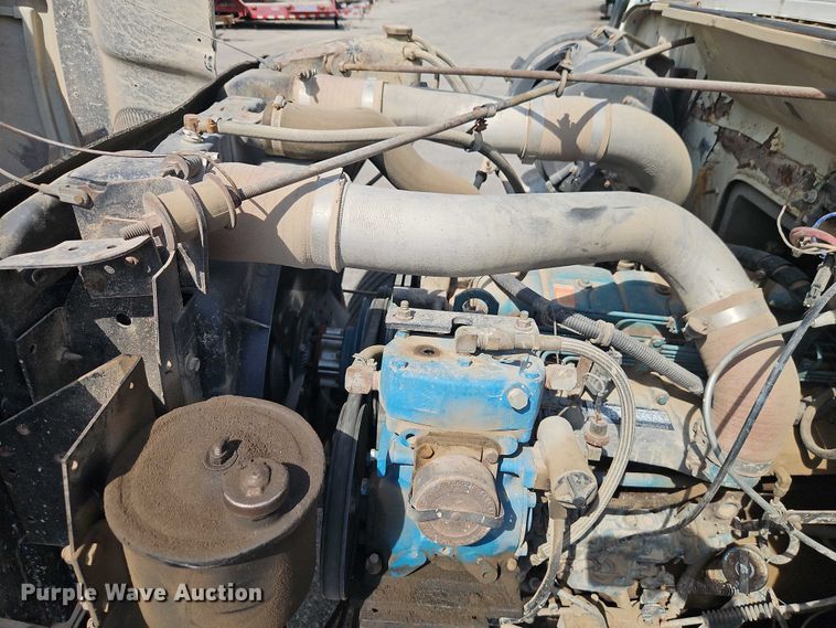 image for item EO4704 1991 International F4900 dump truck