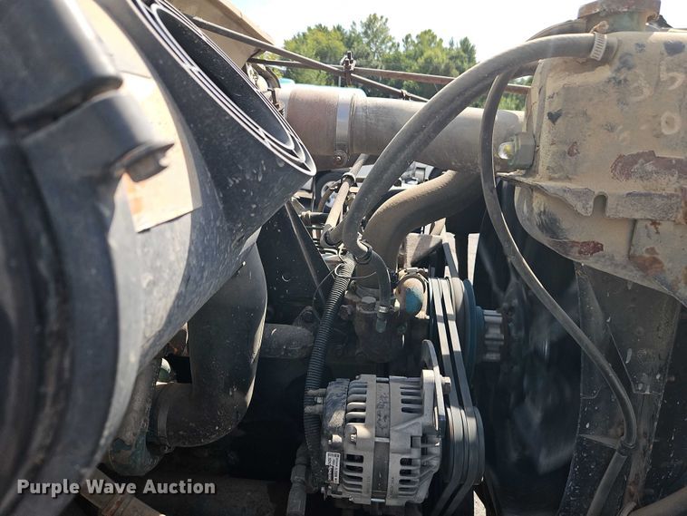 image for item EO4704 1991 International F4900 dump truck