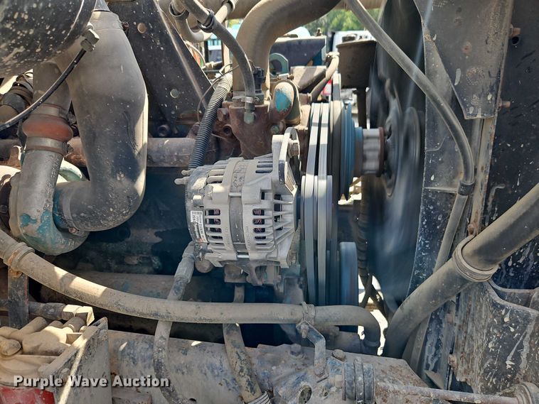 image for item EO4704 1991 International F4900 dump truck