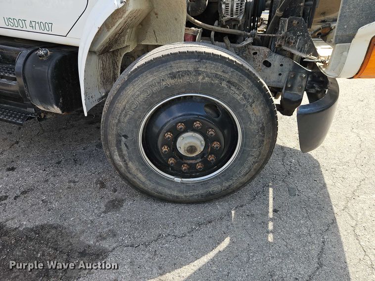 image for item EO4704 1991 International F4900 dump truck