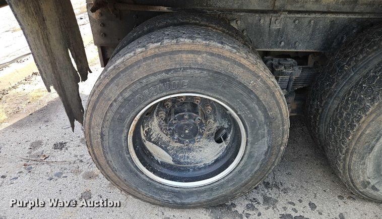 image for item EO4704 1991 International F4900 dump truck