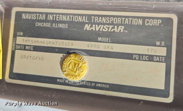 image for item EO4704 1991 International F4900 dump truck