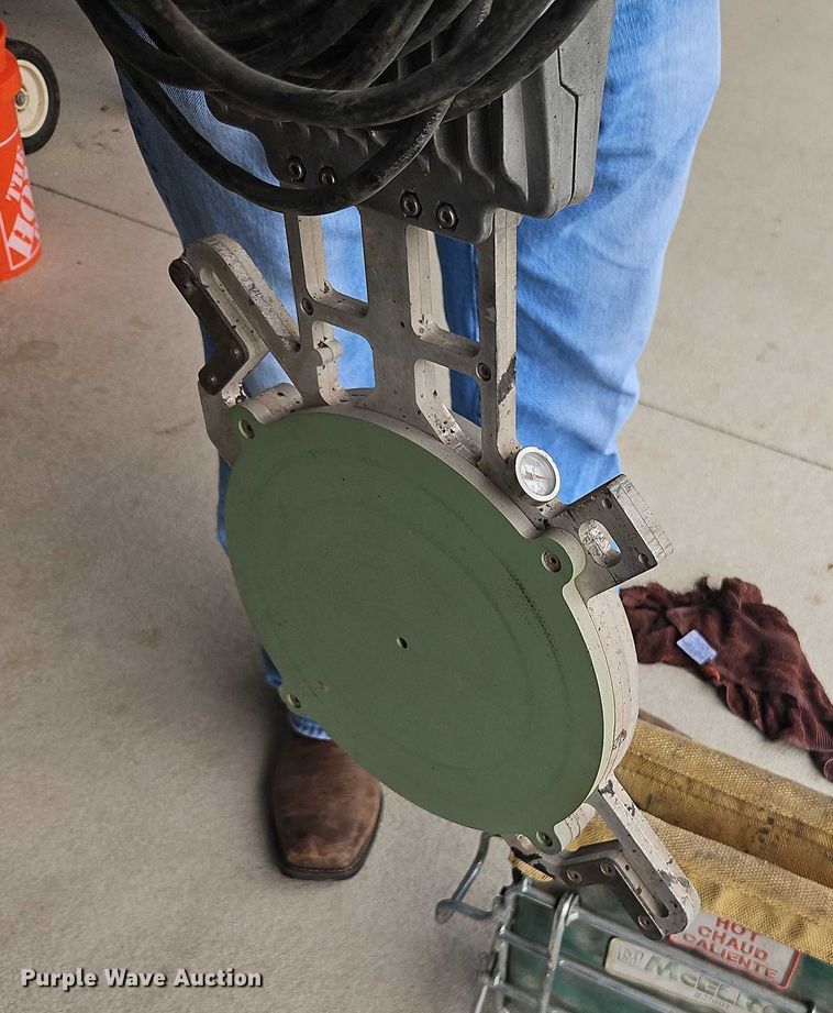 image for item EO4708 2011 McElroy TracStar 250/28 poly fusion machine