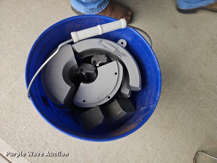 image for item EO4708 2011 McElroy TracStar 250/28 poly fusion machine