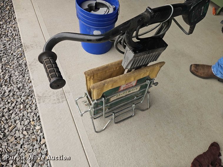 image for item EO4708 2011 McElroy TracStar 250/28 poly fusion machine